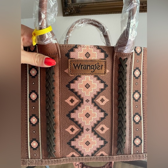 Wrangler Aztec Print Tote Bag - Brown & pink - Picture 10 of 14